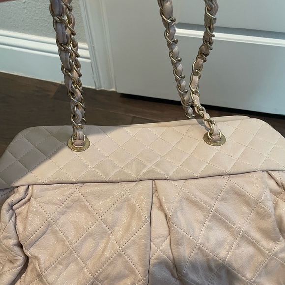 Authentic Chanel Iridescent calfskin Chic quilt bowling bag - Picture 6 of 16